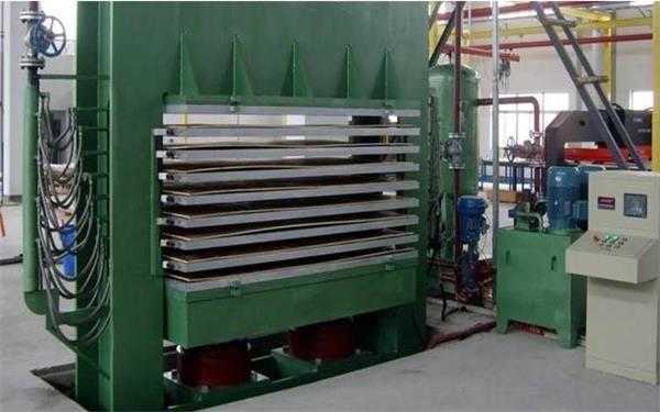 热压机.jpg 热压机.jpg