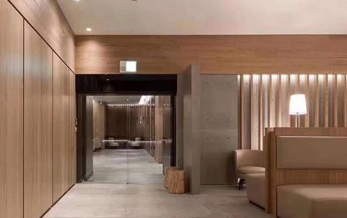 木饰面护墙板.jpg 木饰面护墙板.jpg