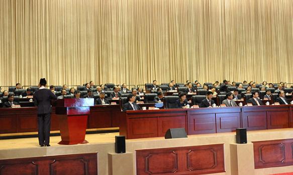 实木板材主席台.jpg 实木板材主席台.jpg