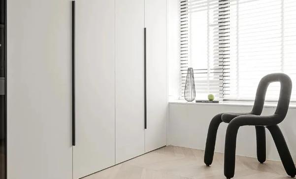 木饰面设计无需奢华,低调而沉稳.jpg 木饰面设计无需奢华,低调而沉稳.jpg